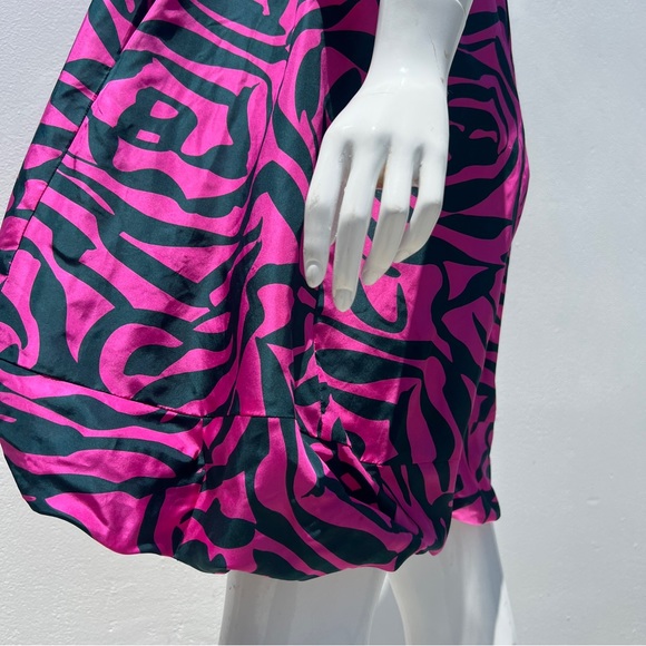 MARC JACOBS Oversize Abstract Rose Outline Babydoll Dress - Picture 12 of 15